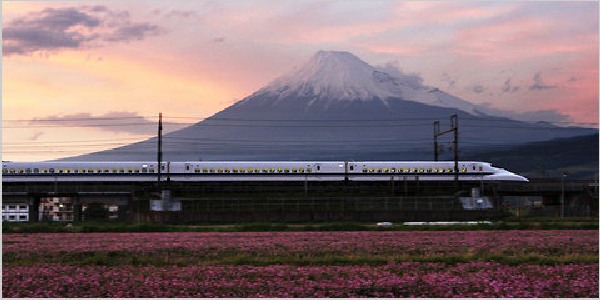 14intransit japan train blog480
