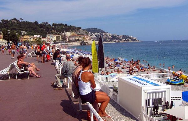 800px promenade des anglais in nice