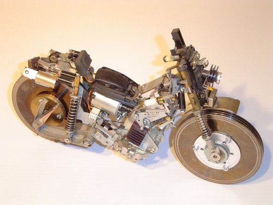 andromeda motorcycle sculpture4 1333 7881