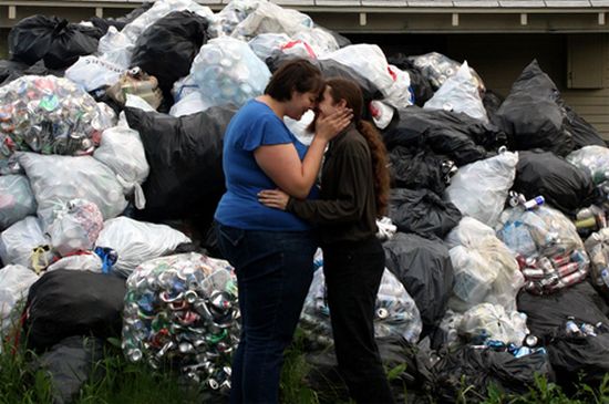 couple recycles 400000 aluminum cans for wedding