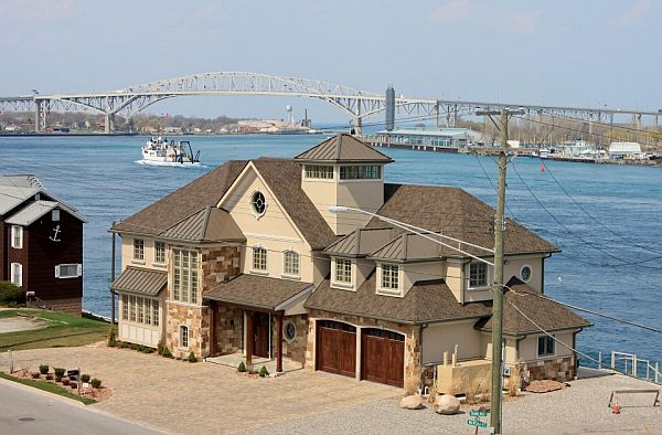 Diver House