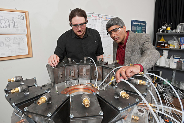 Doctoral student's novel solar reactor may enable clean fuel derived from sunlight
