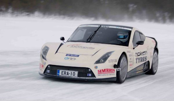 Electric RaceAbout Sets 161 MPH Speed Record – On Ice