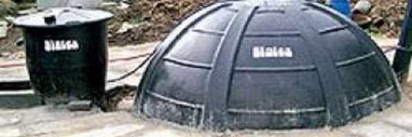 green indian machine makes biogas from any organic