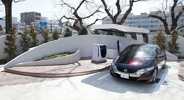 Honda Introduces Solar Hydrogen Station on Saitama Prefectural Office Grounds