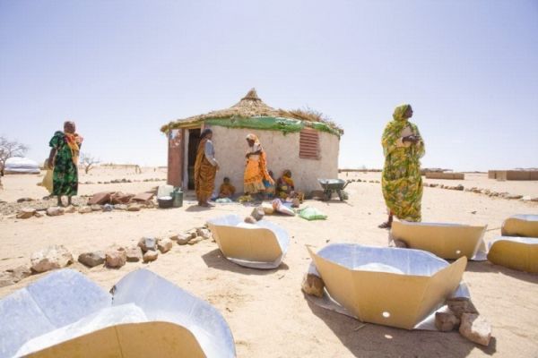 How are solar cookers saving lives in Chad and Darfur?