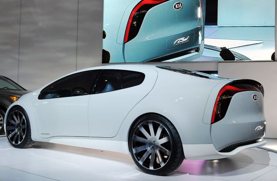 Kia’s New Plug-in Hybrid Concept Features A Solar Roof - Ecofriend