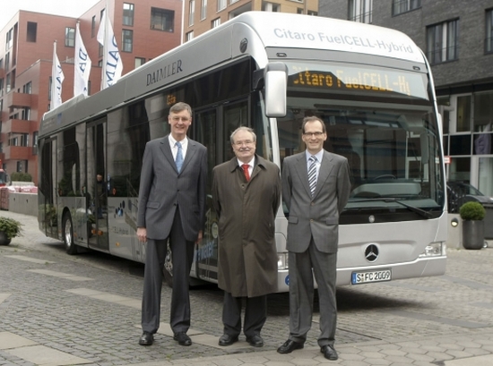 mercedes benz citaro fuelcell hybrid bus 1