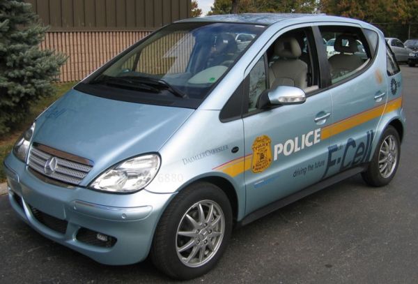 Mercedes F-Cell police car