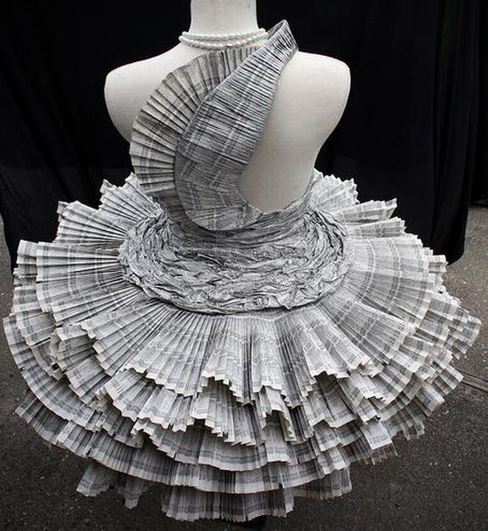 https://ecofriend.com/wp-content/uploads/2012/07/paper_dress_image_title_frhde.jpg