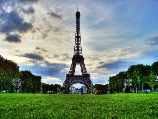 paris plans worlds largest electric car sharing pr