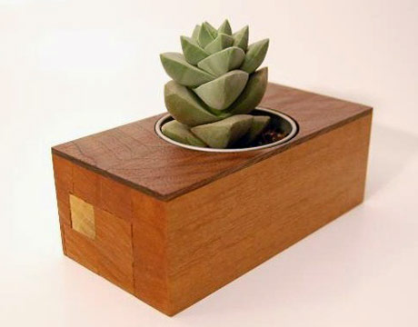 Recycled wood home decor products