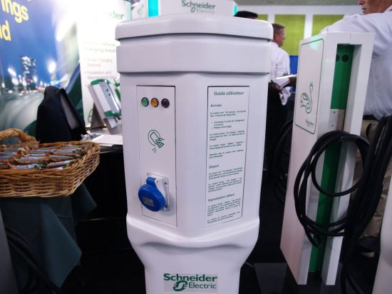 schneider electrics ev charging solution 4