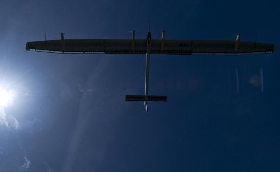 solar impulse solar powered aircraft to fly throug