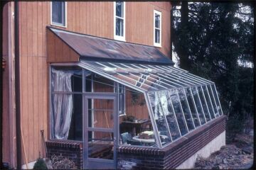 the greenhouse with solar collectors4