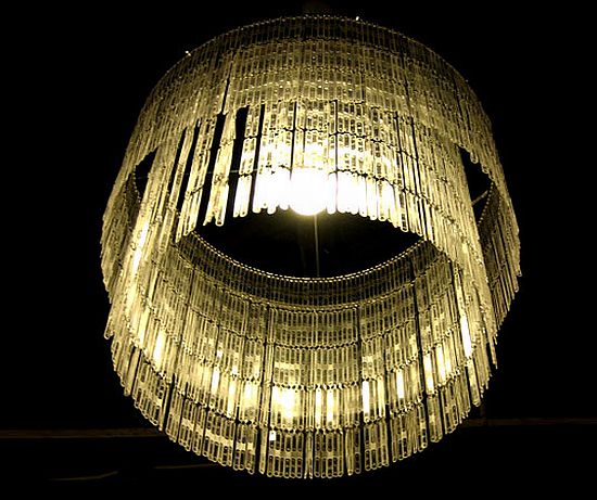 touchchandelierlookingup 2I2cu 1333