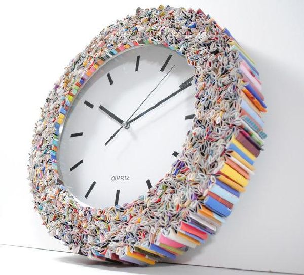designers-turn-old-magazines-into-a-trendy-wall-clock-ecofriend