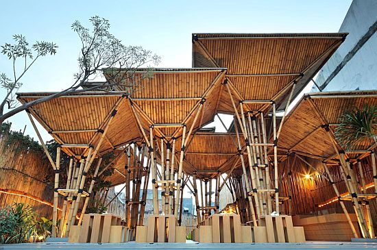 DSA+s uses bamboo to build outdoor Japanese Noodle restaurant - Ecofriend