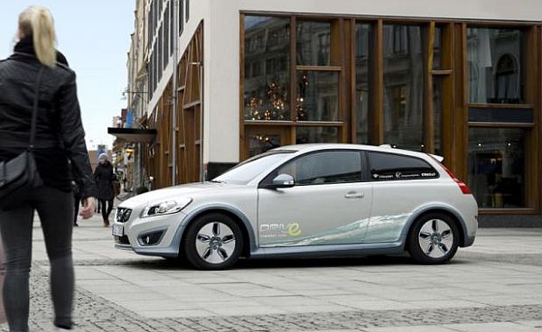Volvo focusses on wireless charging to electric cars - Ecofriend
