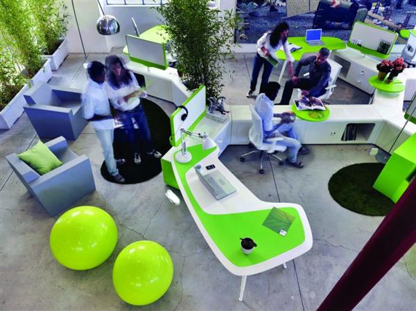 Eco-friendly-green-office-work-desk-beta-workplace-system