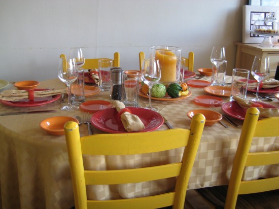 the-thanksgiving-table-550x412