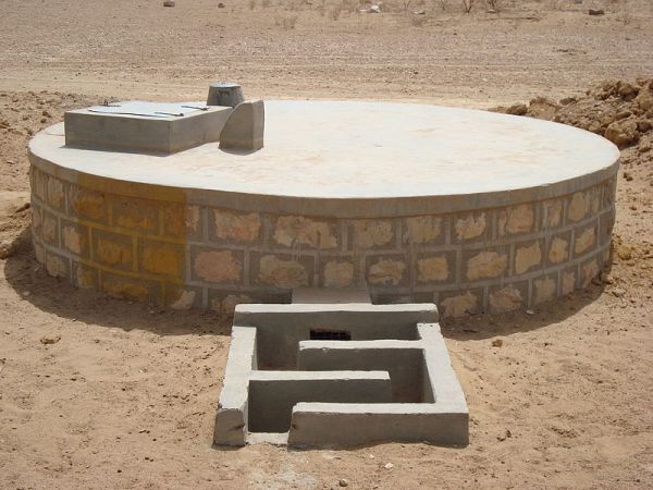 800px-Rainwater_harvesting_tank,_India