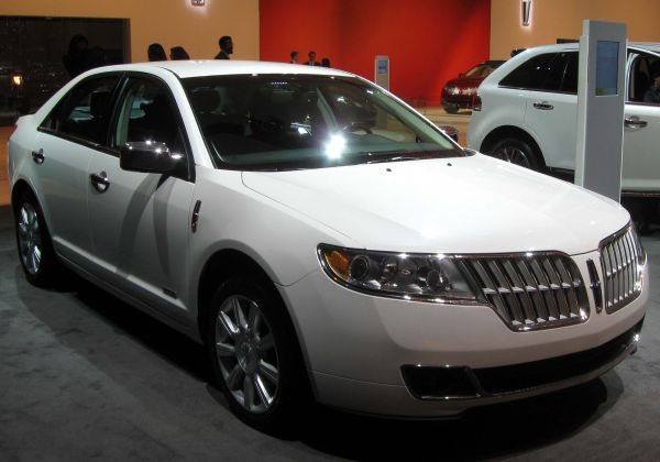 2012_Lincoln_MKZ_Hybrid_--_2012_NYIAS