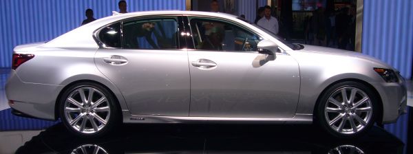 Lexus_GS_450h_(side)