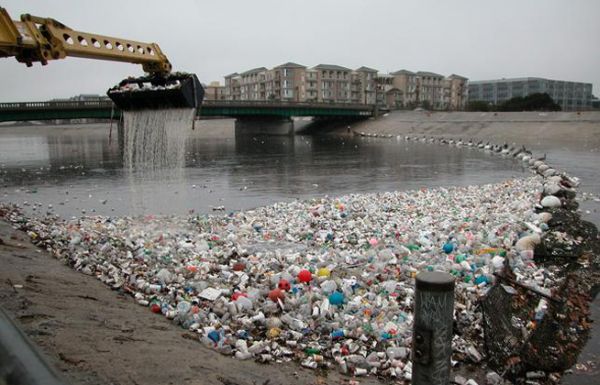 pacific_ocean_garbage_patch_pollution_plastic_losangeles_river_q_48898