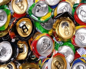 Simple steps to make party jewelry from recycled beer cans - Ecofriend