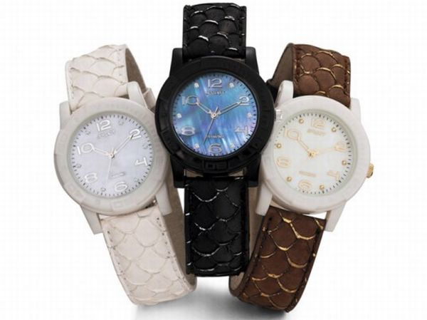 sprout-watch-salmon-leather-537x402