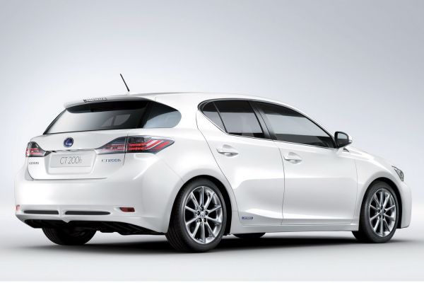 2011_lexus_ct_200h_wallpaper_3-other