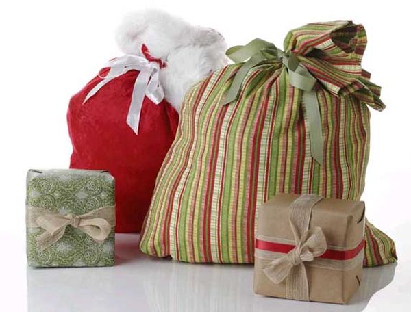 Five creative gift-wrapping ideas with green motto for festive season