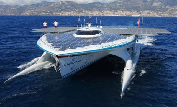 planet-solar-boat-cancun