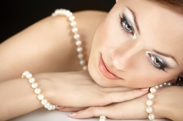 296957_110207142023_what-to-wear-with-pearls