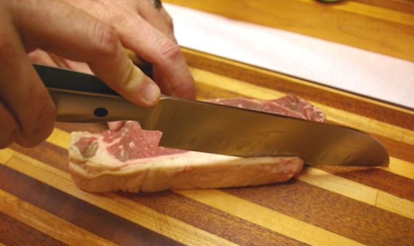 Steak_trimming_fat