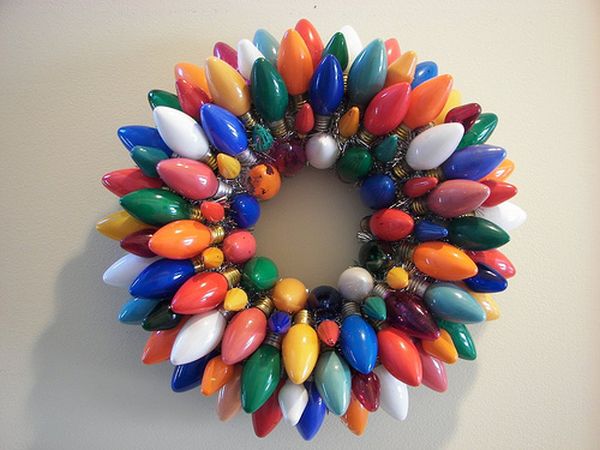 Holiday light wreath