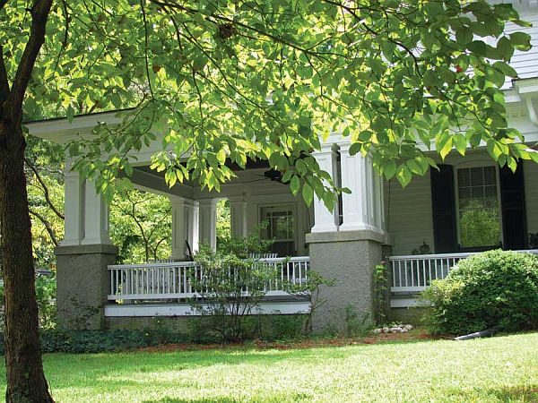 NH-JF11-tree-porch-chapmanhummel-house