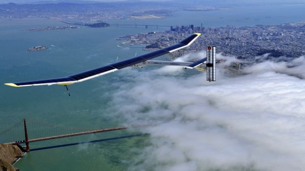 Solar Impulse glides over Golden Gate Bridge in San Francisco