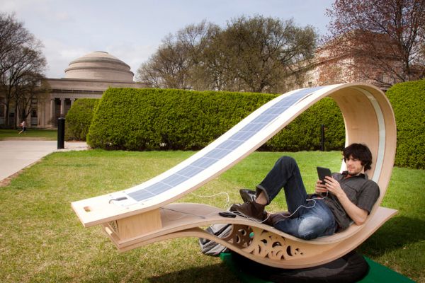 Solar-powered sun lounger