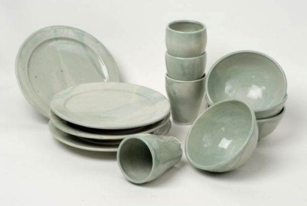 Ceramic dishware