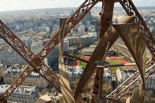 wind turbines on Eiffel Tower (1)