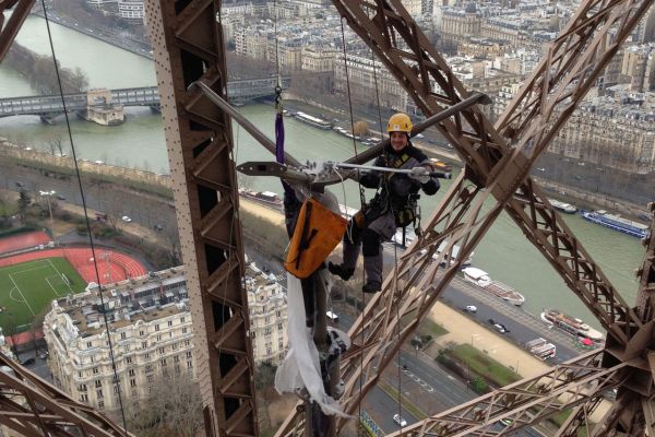 wind turbines on Eiffel Tower (3)