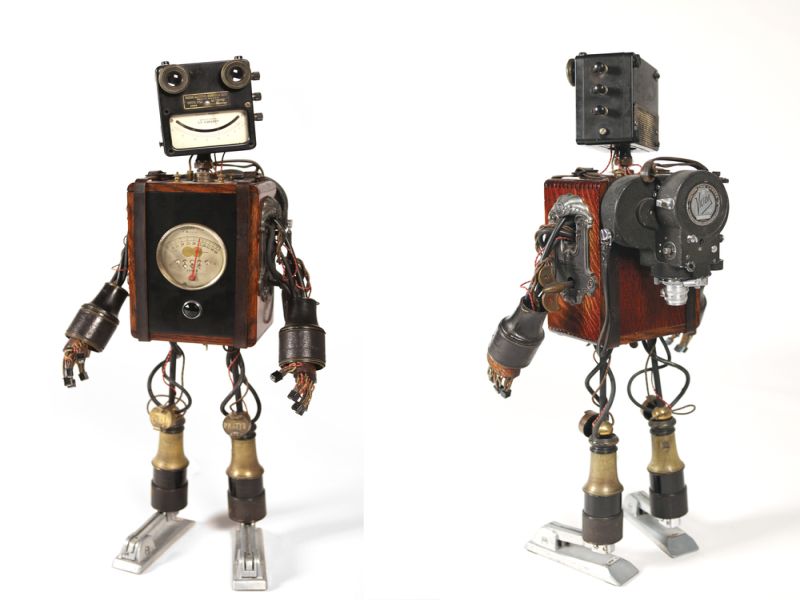 9 Examples of Robot Sculptures Made Recycled Materials