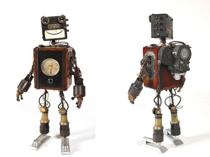 9 Examples of Robot Sculptures Made From Recycled Materials