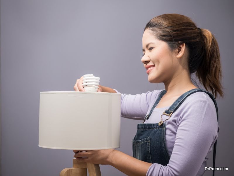 Switch-to-compact-fluorescent-bulbs