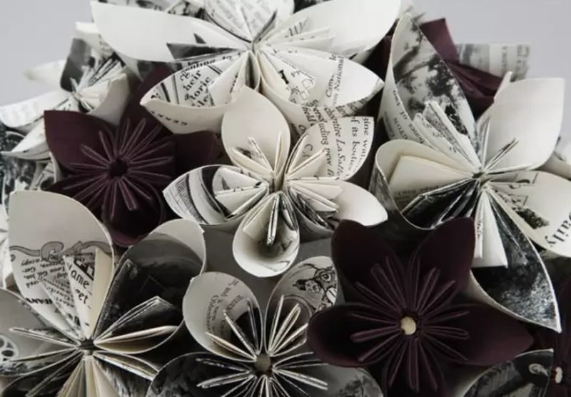 Newspaper flowers