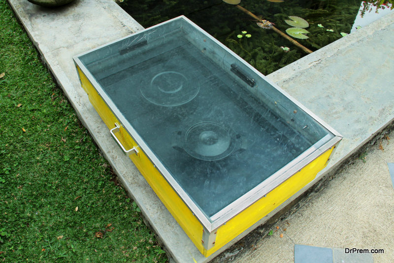 converting an ordinary box into a solar oven