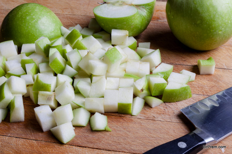 Cut the fruits into slices or chunks