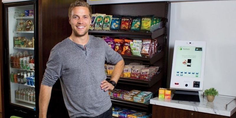 An Eco-friendly Vending Machine that sells fresh fruit